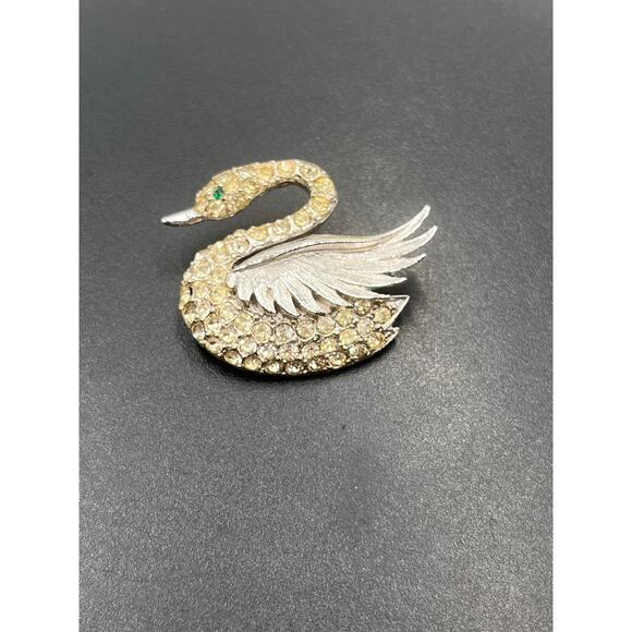 Kenneth Lane Signed‎ Vintage Green Eye Pave Swan Brooch